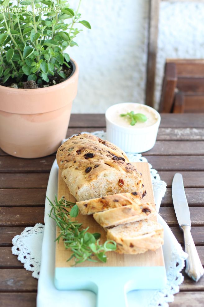 Wir eröffnen die Grillsaison mit Kräuter Ciabatta; Ciabatta con erbe ...