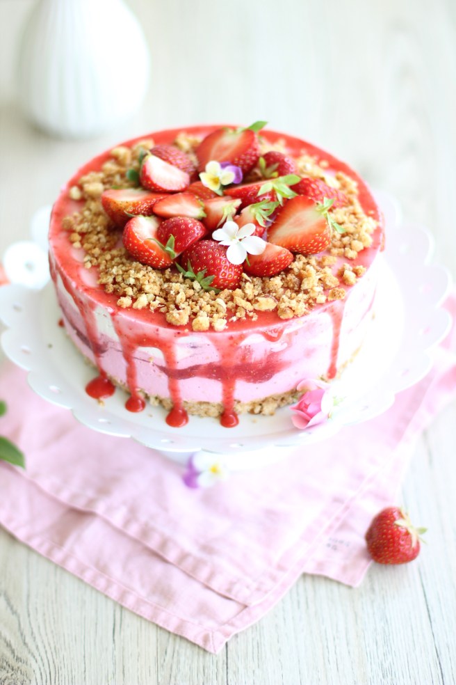 Erdbeer Cheesecake mit Cantuccini Boden