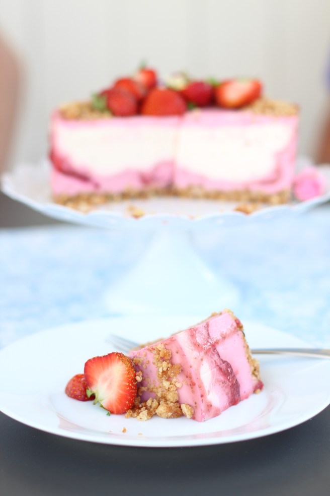 Erdbeer Cheesecake mit Cantuccini Boden